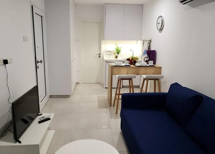 Modern & Cozy W/ Backyard Near Center Appartamento *