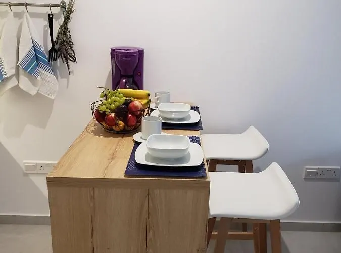 Modern & Cozy W/ Backyard Near Center Lägenhet Limassol