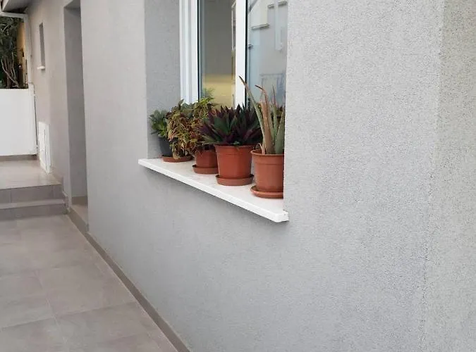 Lägenhet Modern & Cozy W/ Backyard Near Center Limassol